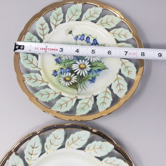 Vintage Set Of 2 Reticulated Plates - Picture 10 of 13